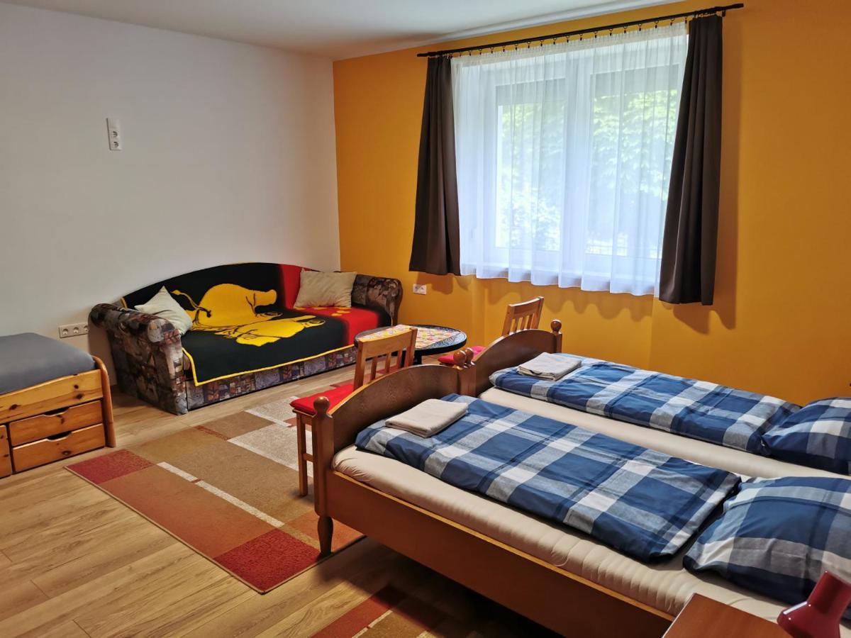 Glazer Szallas Tapolca Bagian luar foto