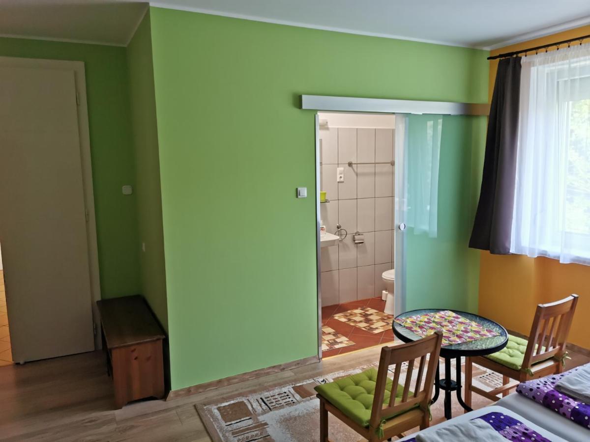 Glazer Szallas Tapolca Bagian luar foto