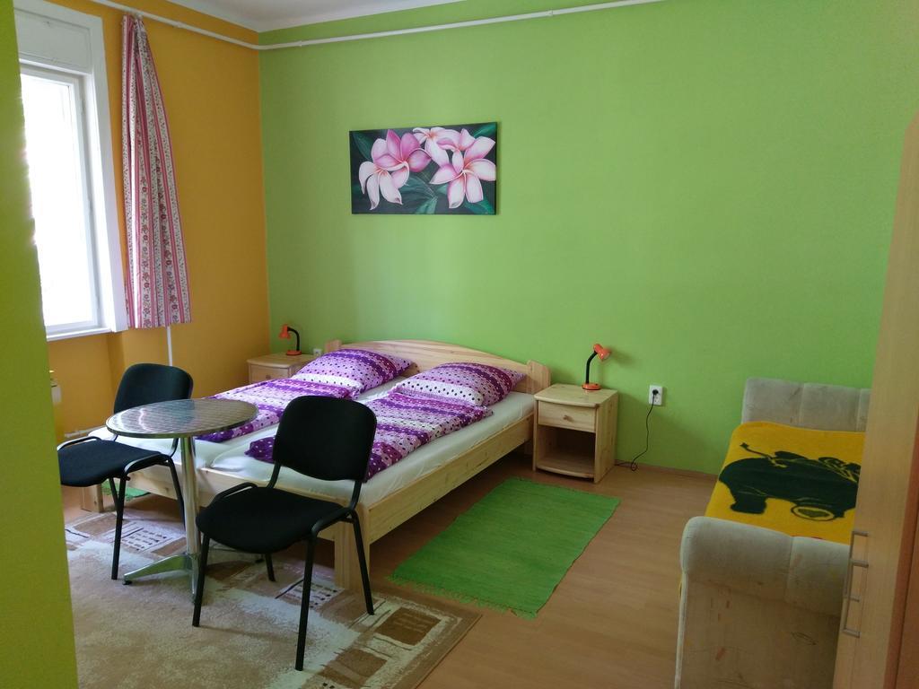 Glazer Szallas Tapolca Bagian luar foto